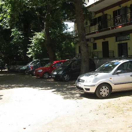 Hotel Armiriki Vrasná