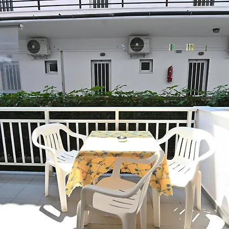 Armiriki Hotel Vrasná