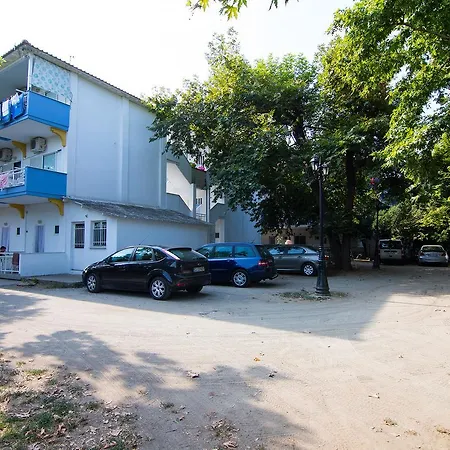 Armiriki Hotel Vrasná