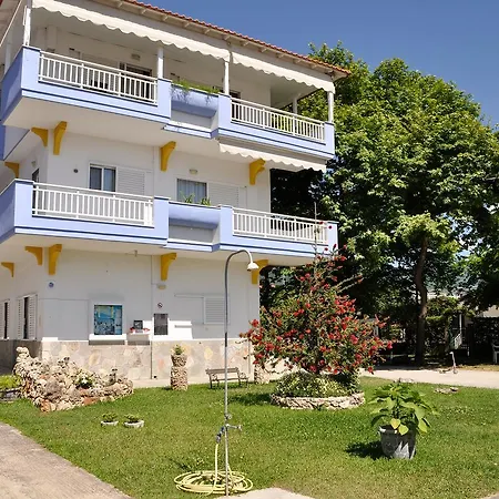 Hotel Armiriki 3*